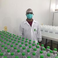 Professores e estudantes do Campus Confresa em trabalho voluntário de produção de álcool em gel glicerinado 